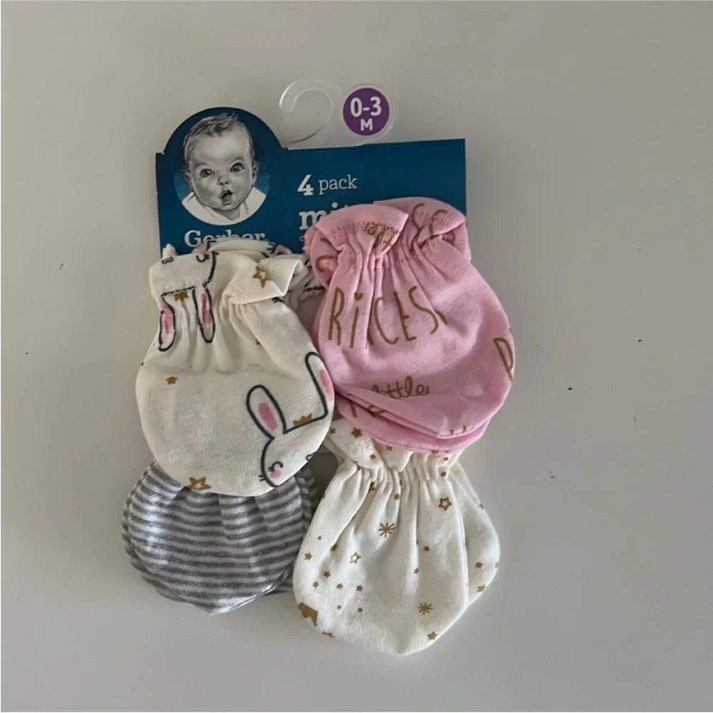 🦄3 for $10🦄 NWT Gerber Baby Mittens